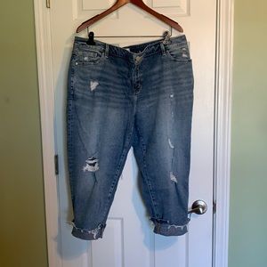 🔥Like New Flex Magic Waistband Boyfriend Capris from Lane Bryant!❤️